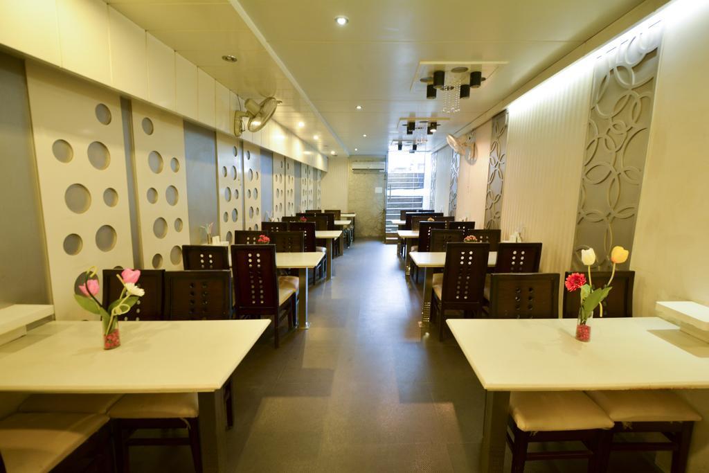 Hotel Central Residency Варанасі Екстер'єр фото