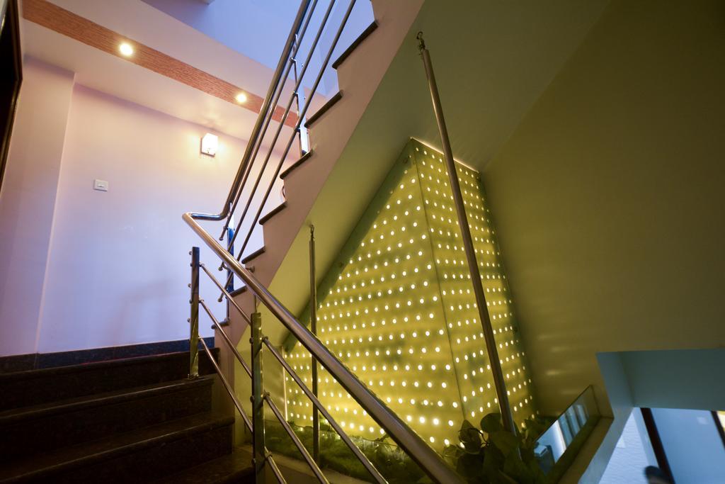 Hotel Central Residency Варанасі Екстер'єр фото