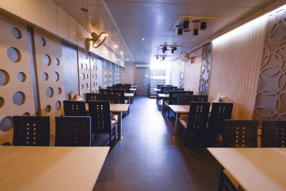 Hotel Central Residency Варанасі Екстер'єр фото