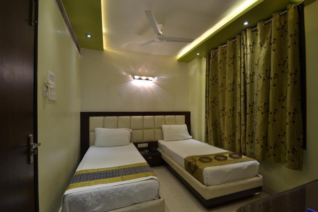 Hotel Central Residency Варанасі Екстер'єр фото