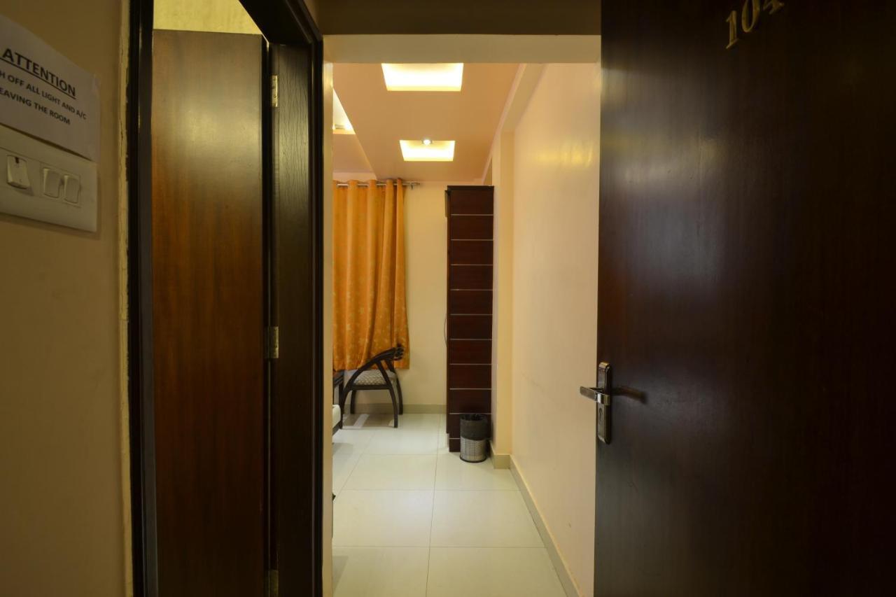 Hotel Central Residency Варанасі Екстер'єр фото