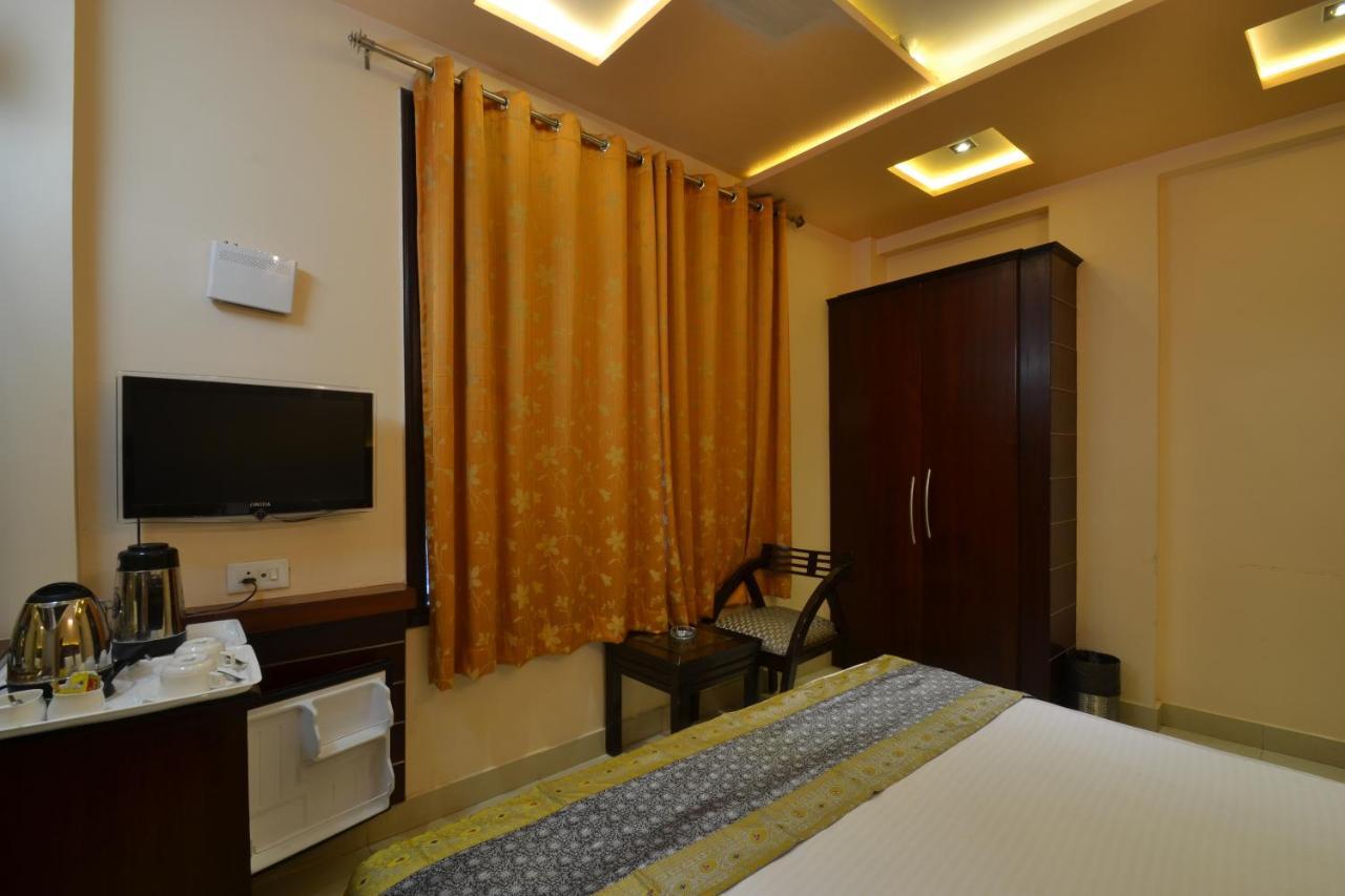 Hotel Central Residency Варанасі Екстер'єр фото